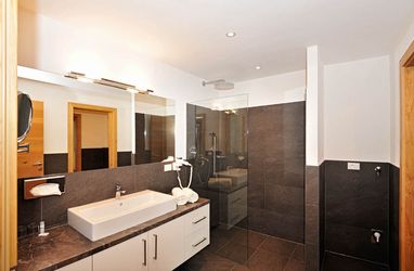 Ferienwohnungen AußerflarerhofSchenna, Schenna, Südtirol, Wanderhotel