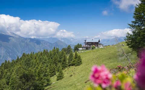 Tallner Sunntig im Hirzergebiet, Schenna, Südtirol Tallner Sunntig im Hirzergebiet, Schenna, Südtirol