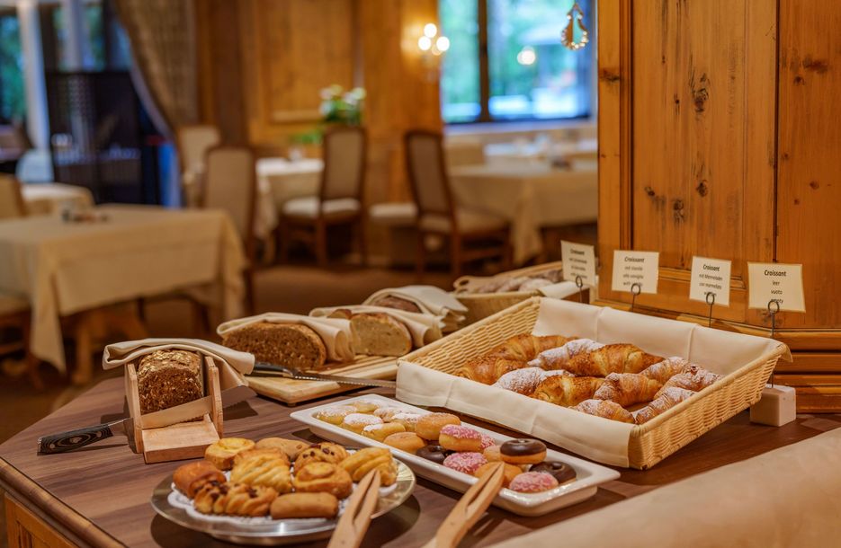 Hotel Vier Jahreszeiten 4s Sterne - Schlanders, Südtirol Hotel Vier Jahreszeiten