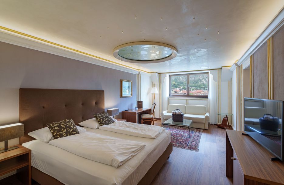 Hotel Vier Jahreszeiten 4s Sterne - Schlanders, Südtirol Hotel Vier Jahreszeiten